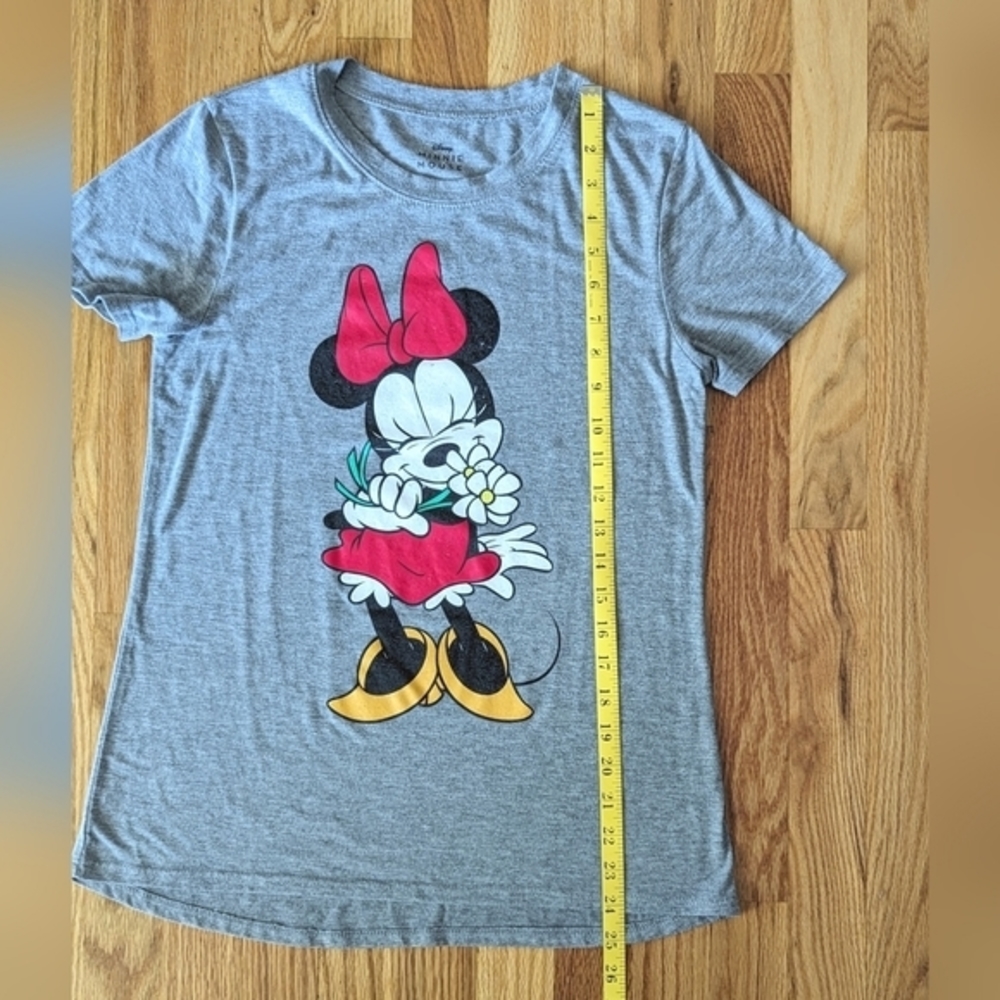 Disney Minnie‎ Mouse Holding Daisies Vintage Disney T-Shirt, Minnie Mouse Tee, S - Picture 7 of 8